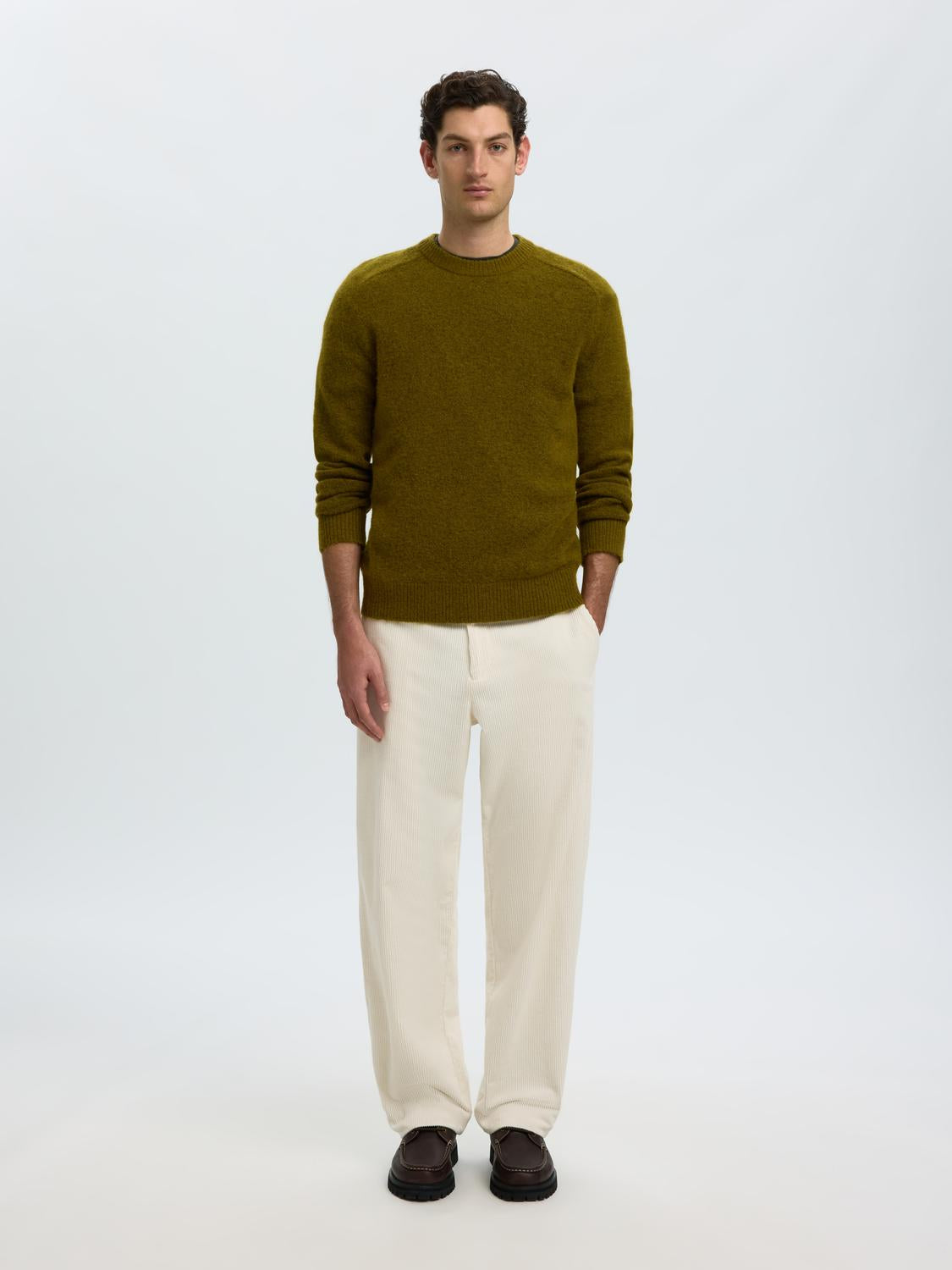 model_shot-front_full